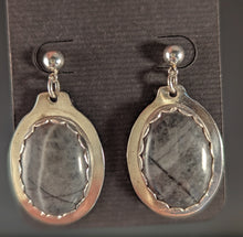 Load image into Gallery viewer, Picasso Marble- Post Earrings